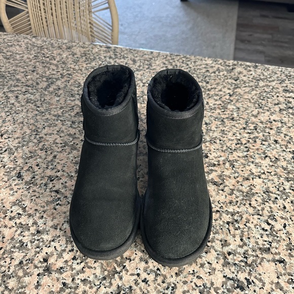 Classic Black Uggs - Picture 2 of 7